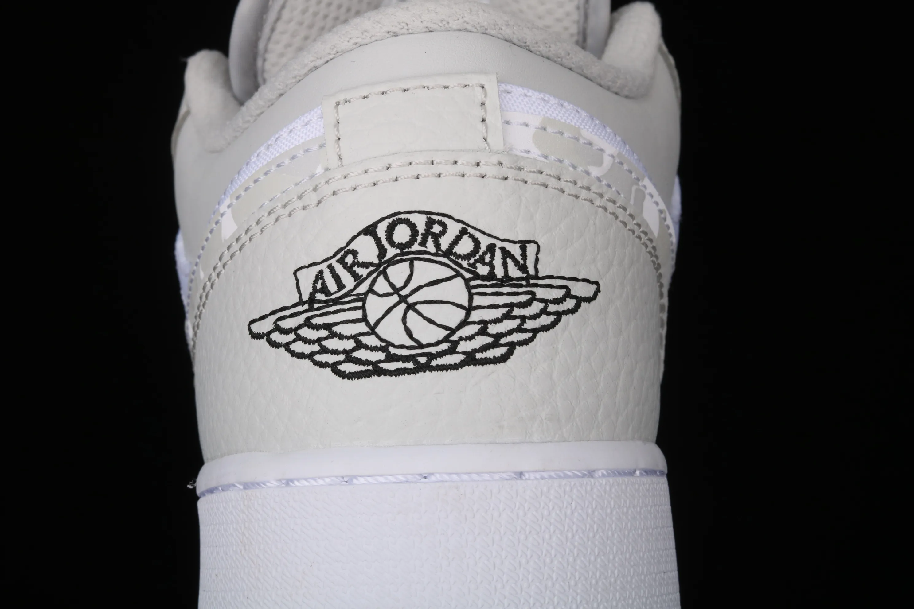 All categories Air Jordan Jordan series basketball shoes Air Jordan 1 Low G version pure original Air Jordan 1 Low GS AJ1 Joe 1 low-top white gray camouflage low-top basketball shoes DD3234-100